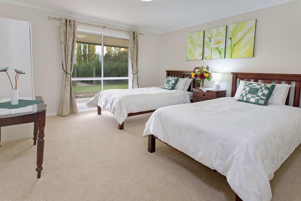 Brookfield Guest House Myrrhee Экстерьер фото