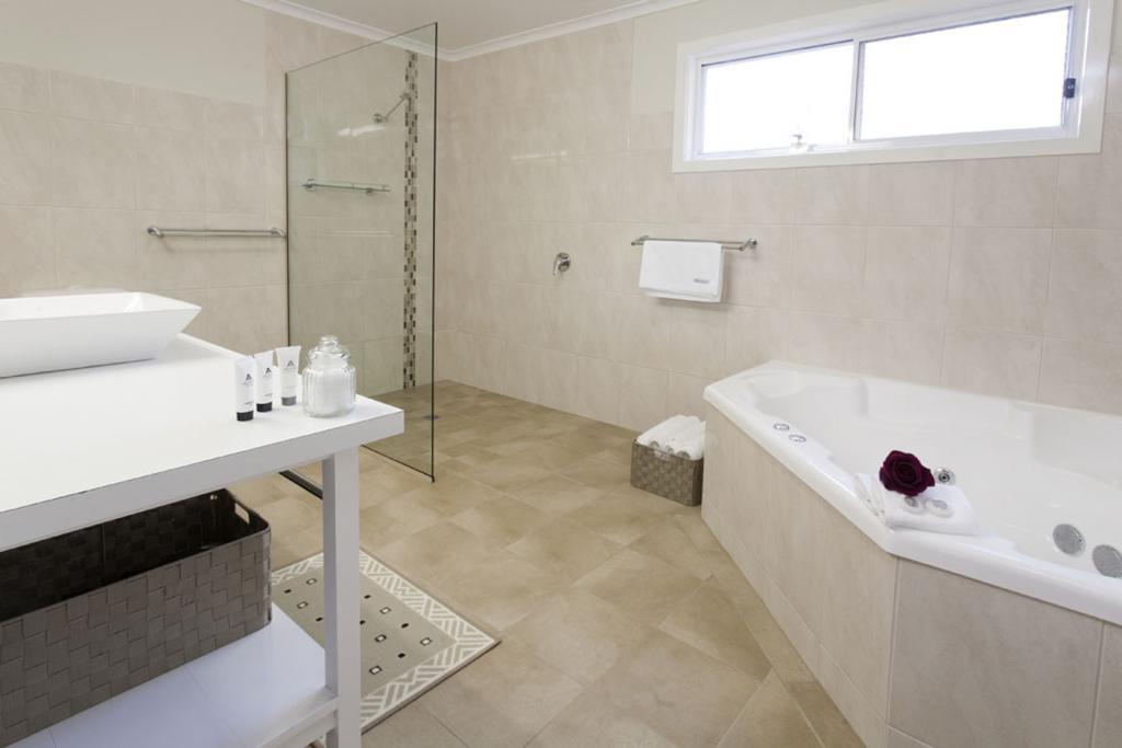 Brookfield Guest House Myrrhee Экстерьер фото
